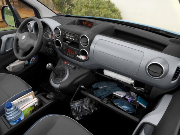 Citroen_Berlingo_inside