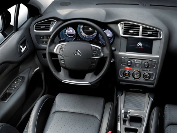Citroen C4 inside