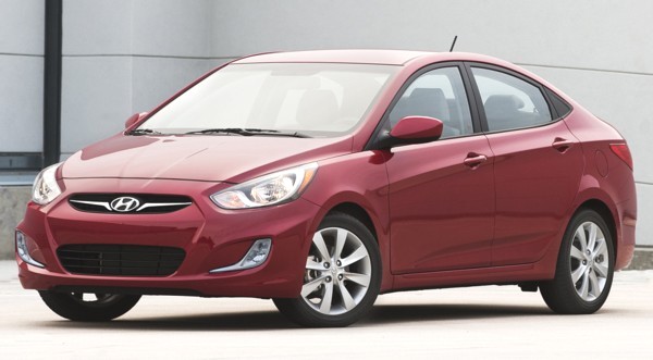 Hyundai Accent вид спереди