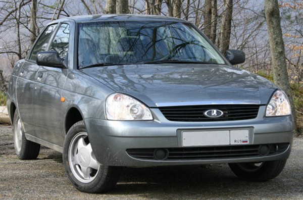 Lada_Priora_front