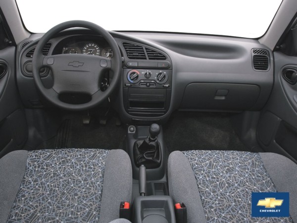 Chevrolet Lanos вид изнутри